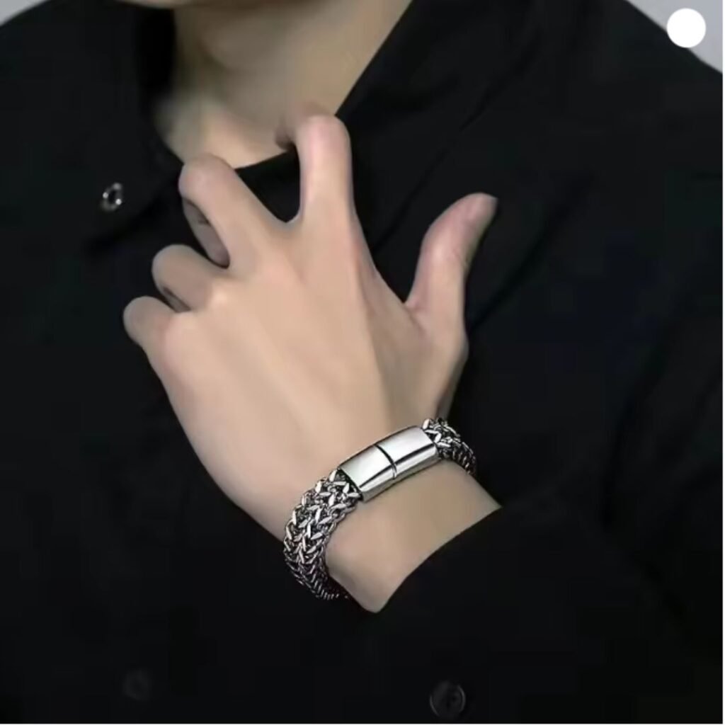 mens-stainless-steel-magnetic-buckle-bracelet