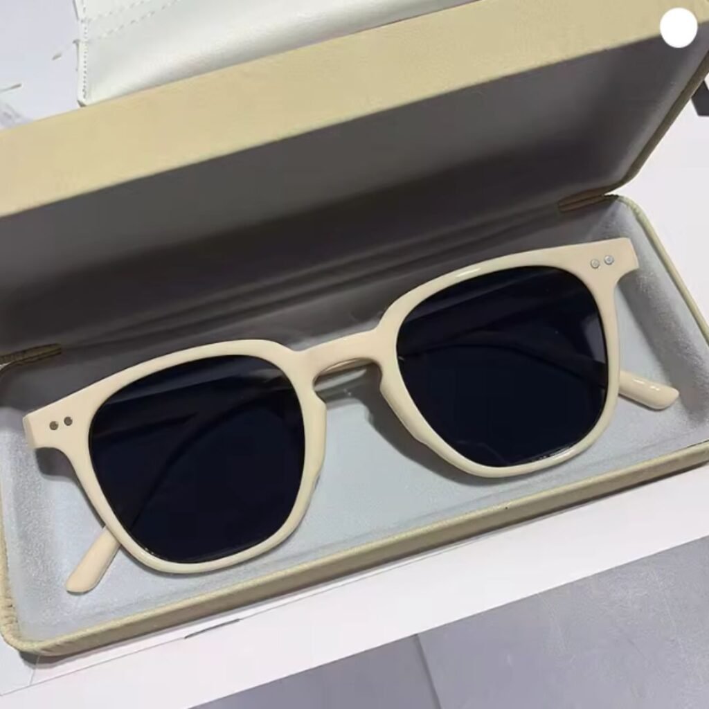 new_vintage_square_sunglasses_look